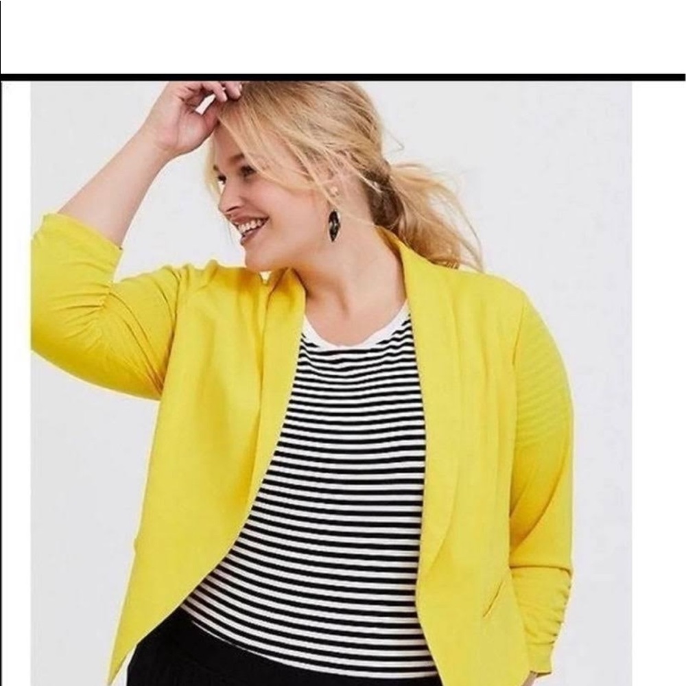 Size 0/1 torrid lined blazer, EUC like new